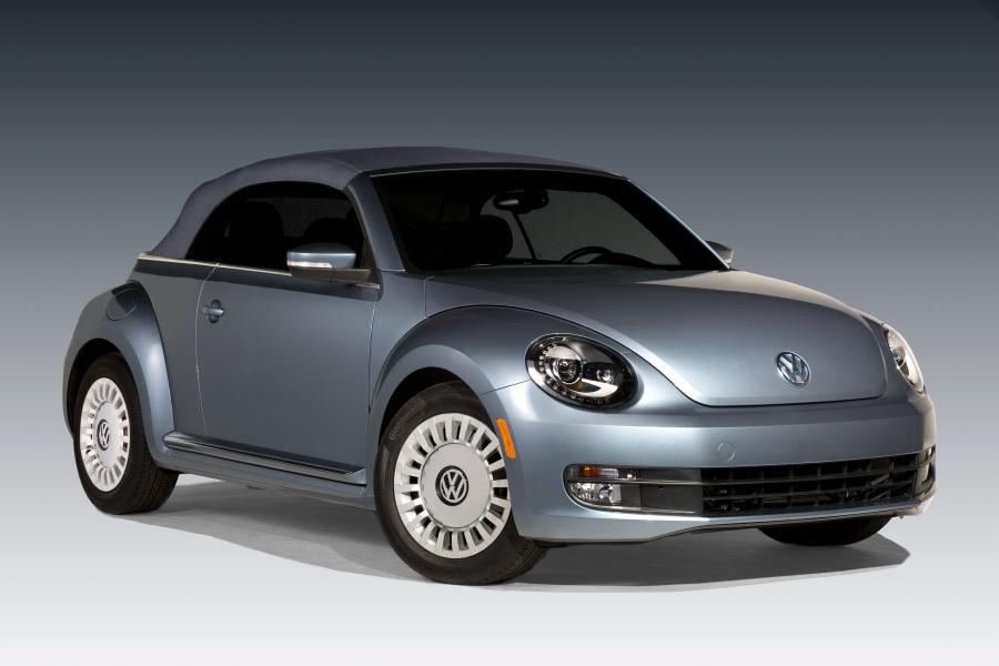  Volkswagen Beetle Convertible Denim 2016 года  (фото 41 из 41)